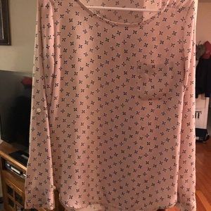 Pick floral blouse with high-low hem